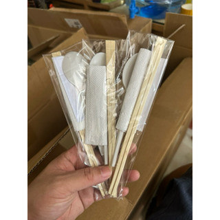 1 Bao (1.000 combo)  ĐŨA - THÌA - TĂM - GIẤY ĂN (Vỏ bất Kì)