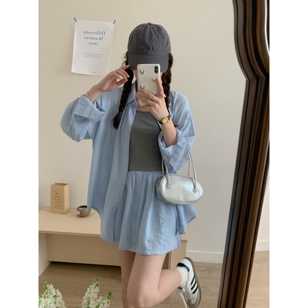 Set gồm Áo sơ mi kèm áo dây và Quần giả váy, thiết kế màu sắc trẻ trung, freesize đến 68kg - 55Kg.Linh