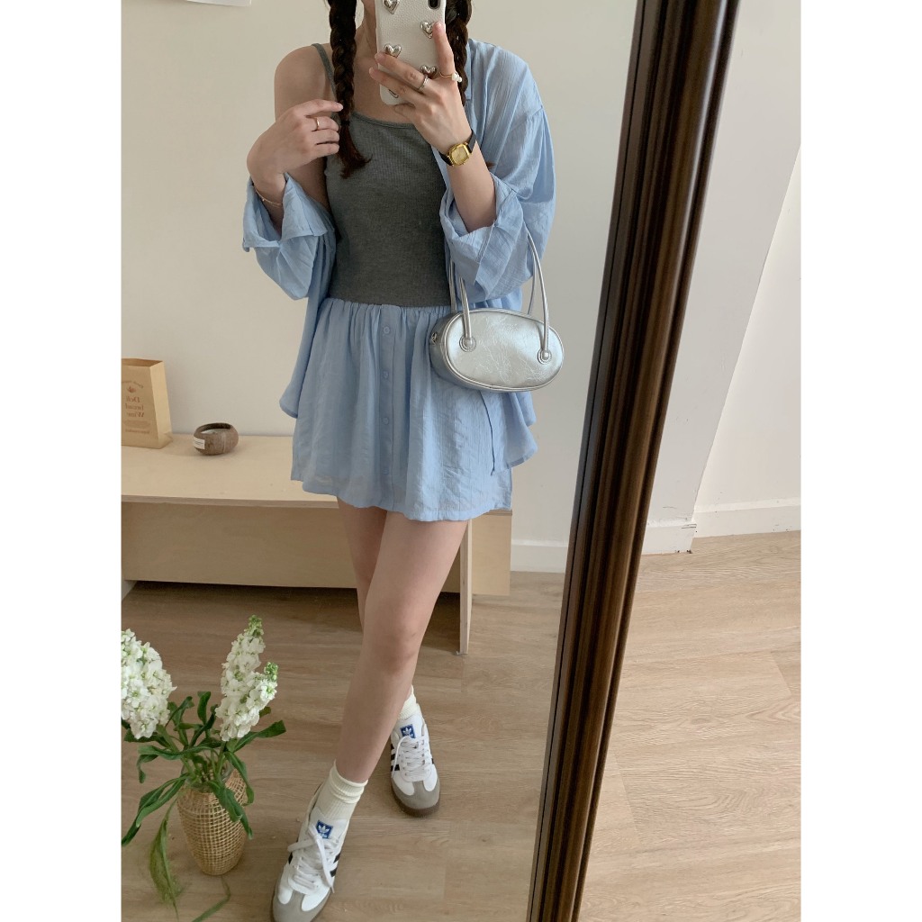 Set gồm Áo sơ mi kèm áo dây và Quần giả váy, thiết kế màu sắc trẻ trung, freesize đến 68kg - 55Kg.Linh