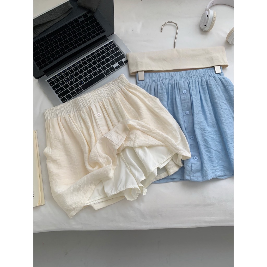 Set gồm Áo sơ mi kèm áo dây và Quần giả váy, thiết kế màu sắc trẻ trung, freesize đến 68kg - 55Kg.Linh