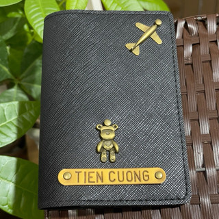 Vỏ bọc hộ chiếu bao da bọc hộ chiếu passport cover khắc tên chủ nhân tặng 02 charm