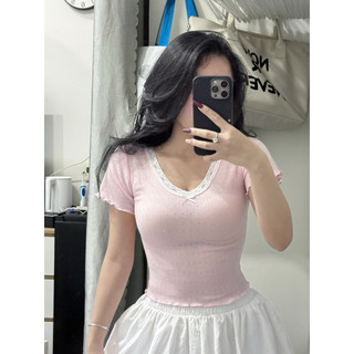 Áo cổ v thun ren hoạ tiết cyde.clothes