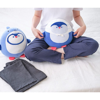 Gấu bông chim cánh cụt miniso