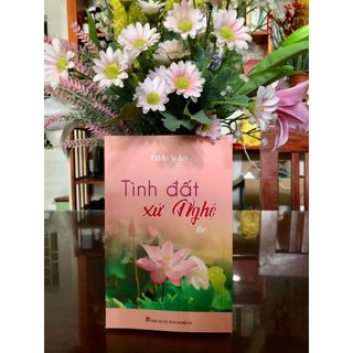 Sách thơ: "Tình đất xứ Nghệ"