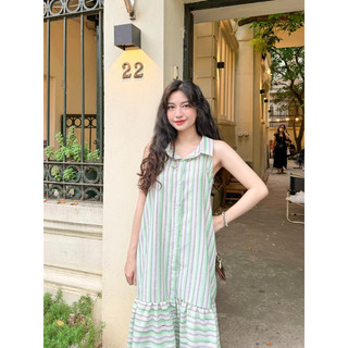 váy kẻ cổ yếm