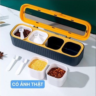Hộp Đựng Gia Vị Thực Phẩm Chia 4 Ngăn Kèm Muỗng Cao Cấp Cho Nhà Bếp An Toàn Và Tiện Dụng