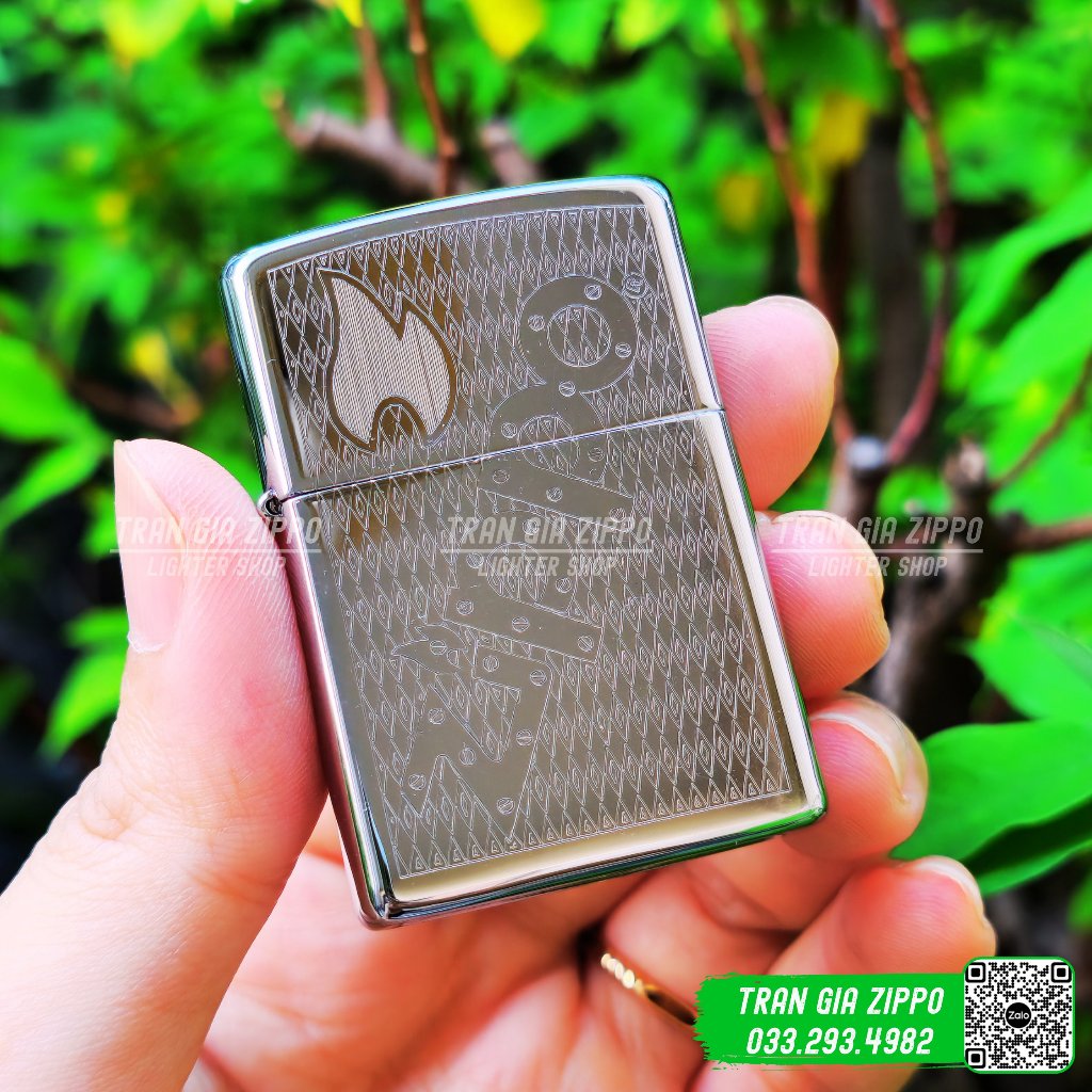 Vỏ Bật Lửa Zippo Classic Chrome Khắc Logo ZIPPO Ngọn Lửa Dễ Dàng Thay Thế (KHÔNG CÓ LỬA)