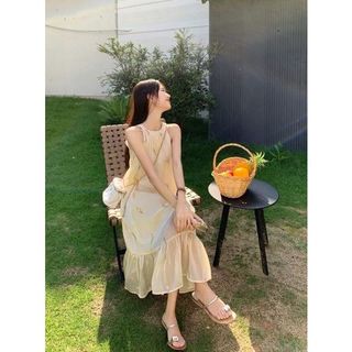 Váy nữ kiểu pháp thanh trang xây cất cổ yếm nữ ngày hè kiểu mới, from dáng nhẹ nhàng, xinh xẻo.