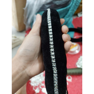 Mấn nhung đội đầu dân tộc, phụ kiện biểu diễn