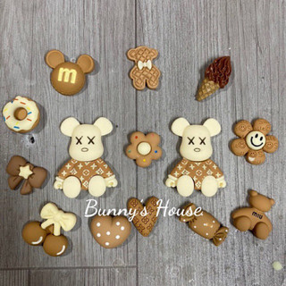 Jibbitz, sticker, set charm gấu nâu/kem trang trí dép sục, dép cross