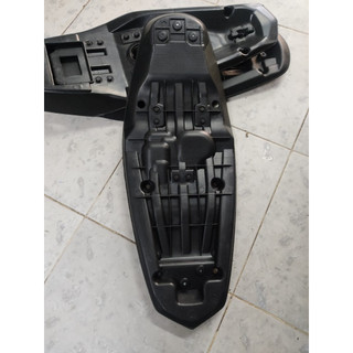 Đế nhựa yên Exciter 2010, 135 5 số, 150, gắn như zin, hàng loại 1,dày dặn, chắc chắn