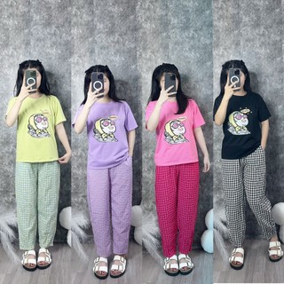 Sét bộ nữ áo cotton khô 3158 mix quần kẻ baggy_Cô gái quàng khăn