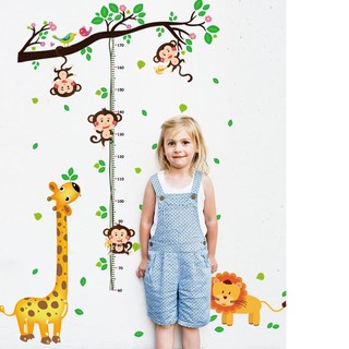 Decal dán tường Đo chiều cao khỉ và hươu