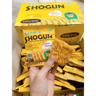 Snack mì ăn liền trẻ em Shogun Hàn Quốc vị gà cay gói 16gr