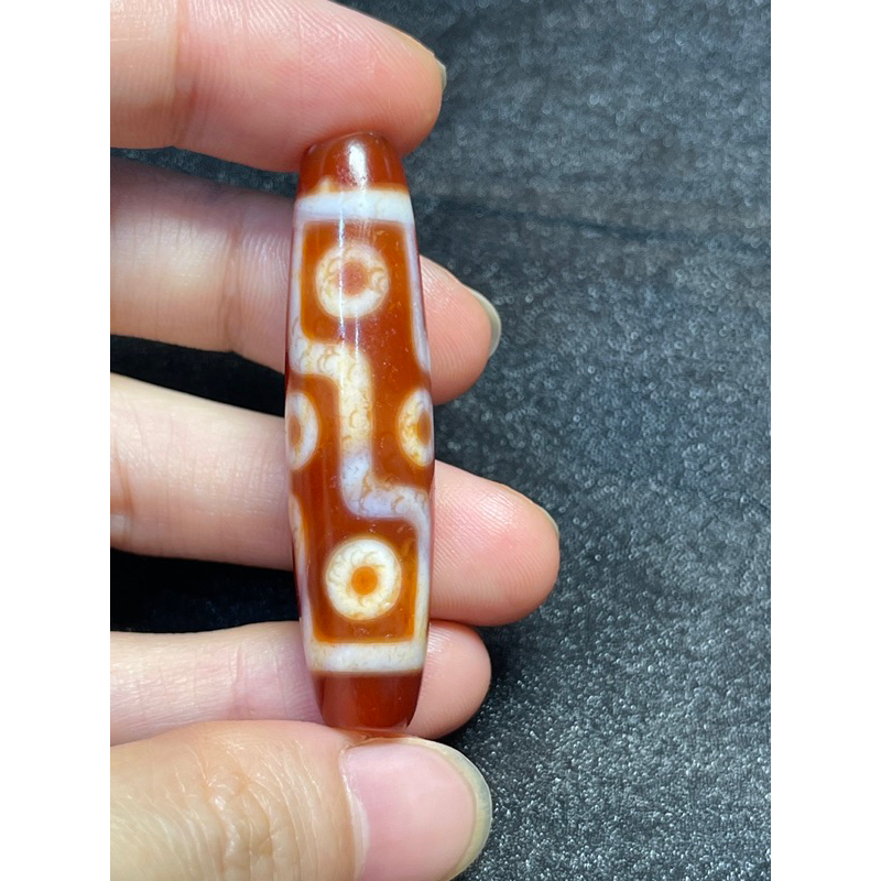 Dzi Tây tạng 9 mắt thân mịn như ngọc lõi đỏ size 4,86cm đá phong thuỷ