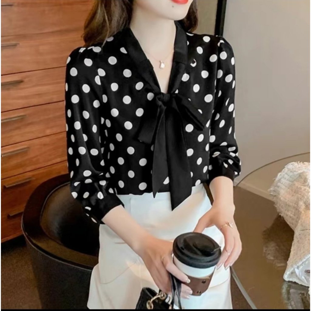 ÁO CHẤM BI TAY LỠ NƠ CỔ CHẤT LỤA MỀM MỊN MÁT | BigBuy360 - bigbuy360.vn