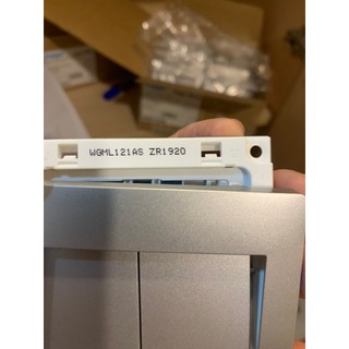WGML121AS- Công tắc đôi 1 chiều - Mặt 2- 16A Hager