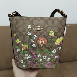Túi c.oach® | sophie bucket bag in signature canvas with floral print cr155 họa tiết siêu đẹp
