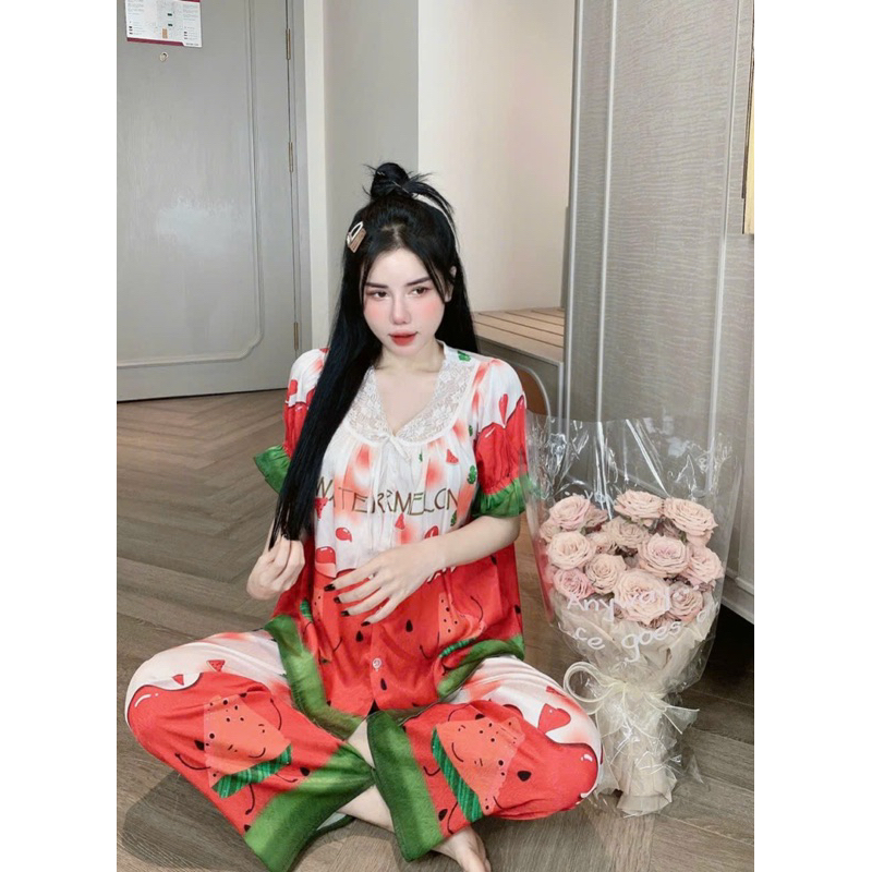 Bộ pijama lụa xước cổ phối ren