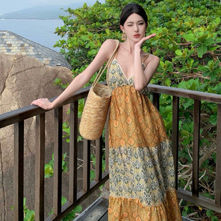 Váy đi biển cổ V họa tiết Boho