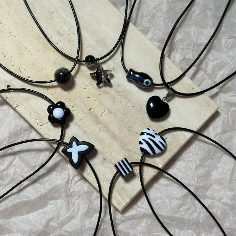 Vòng cổ Y2K Unisex Charm Đen cá tính Designed by 𝐀𝐔𝐑𝐀