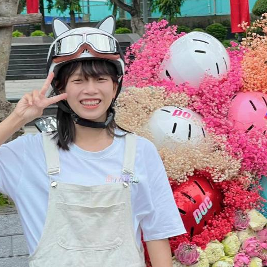 NÓN POC P05 GẮN PHỤ KIỆN ĐẠT CHUẨN XE MÁY