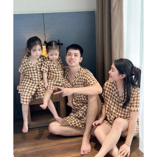Bộ pijama tay cộc quần cộc chất đũi kẻ dáng basic có set cả nhà