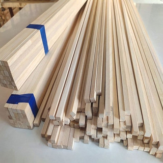 Thanh gỗ thông vuông 2cm x 2cm dài 1m2 được bào láng