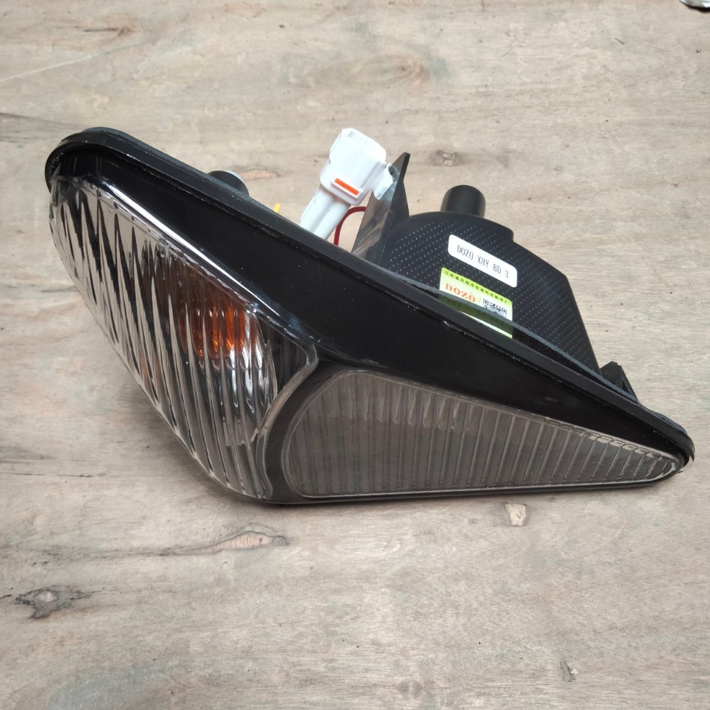 ĐÈN XI NHAN CỬA BÊN PHẢI XE ĐÔ THÀNH IZ65 ,IZ650