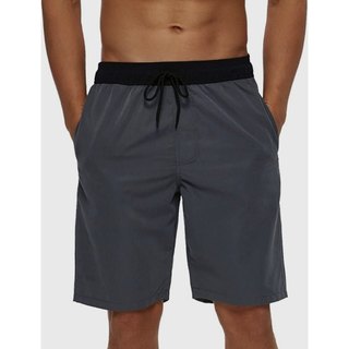 Short Kenneth Cole Active Tech. Chất vải woven shell. Tích hợp quần boxer dài bên trong.