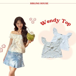  Áo kiểu nữ form ngắn bẹt vai điểm nhấn cổ bèo Wendy Top - Sibling House