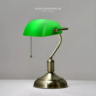 Đèn BANKER để bàn chao thủy tinh xanh lá, đế đồng sang trọng DBB04