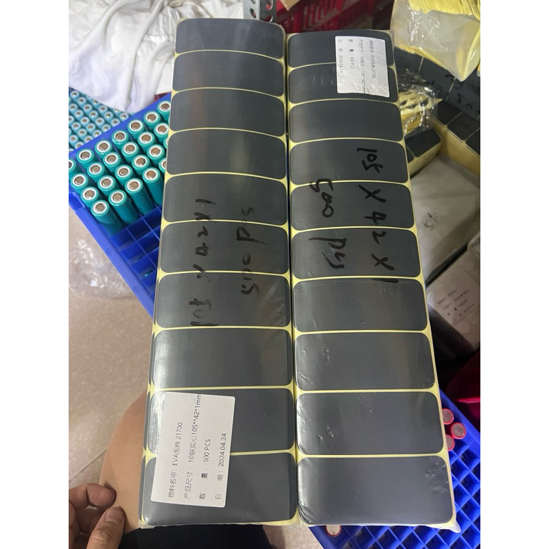 Giấy dán xốp eva 10cell 21700 ( 1 tờ )