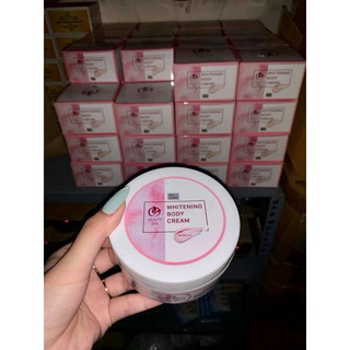 Kem body dưỡng trắng da bật tone bất chấp da đen lì