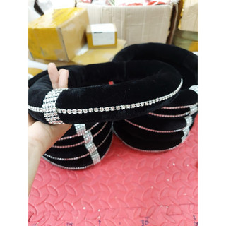 Mấn nhung đội đầu dân tộc, phụ kiện biểu diễn