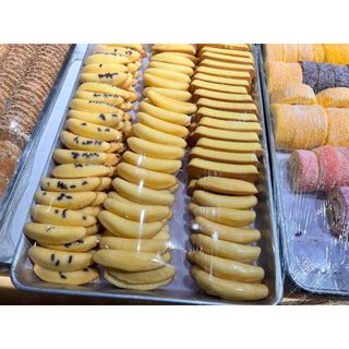 Khay bánh bông lan hình chuối 40x60