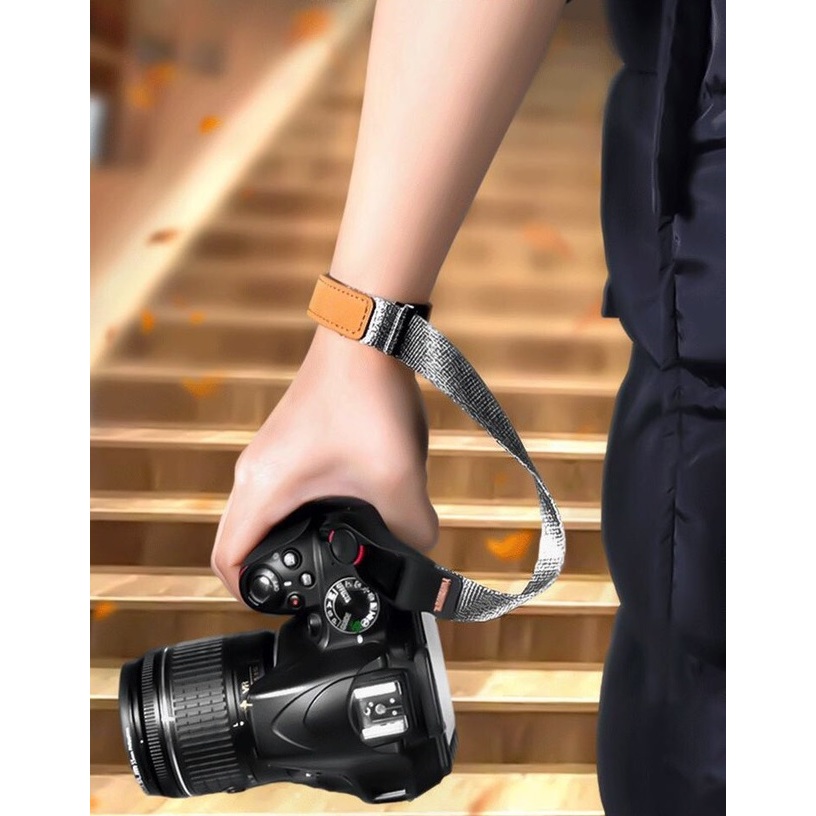 Dây đeo  cổ tay  thao tác nhanh cho máy ảnh Quick Release.