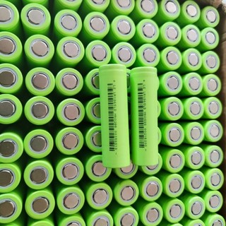 Pin lishen xanh 18650 3.7v 2500mah xả 10c 25a