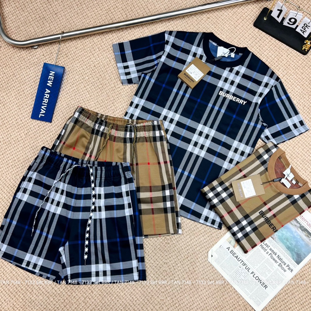 Áo Phông Nam Nữ Premium Cotton BBR In Dập Nổi Vải Hoạ Tiết Chữ Burberry Ngực