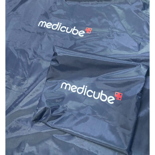 [GIFT] Áo Mưa Cánh Dơi Xẻ Tà Vải Dù medicube