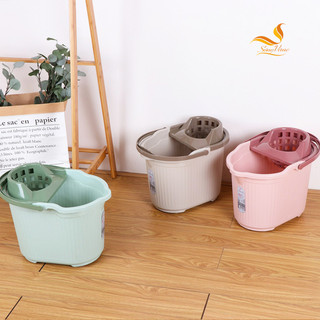 Xô vắt móp đẹp có bánh xe