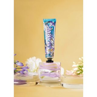 Kem đánh răng Marvis Sinous Lily 75ml