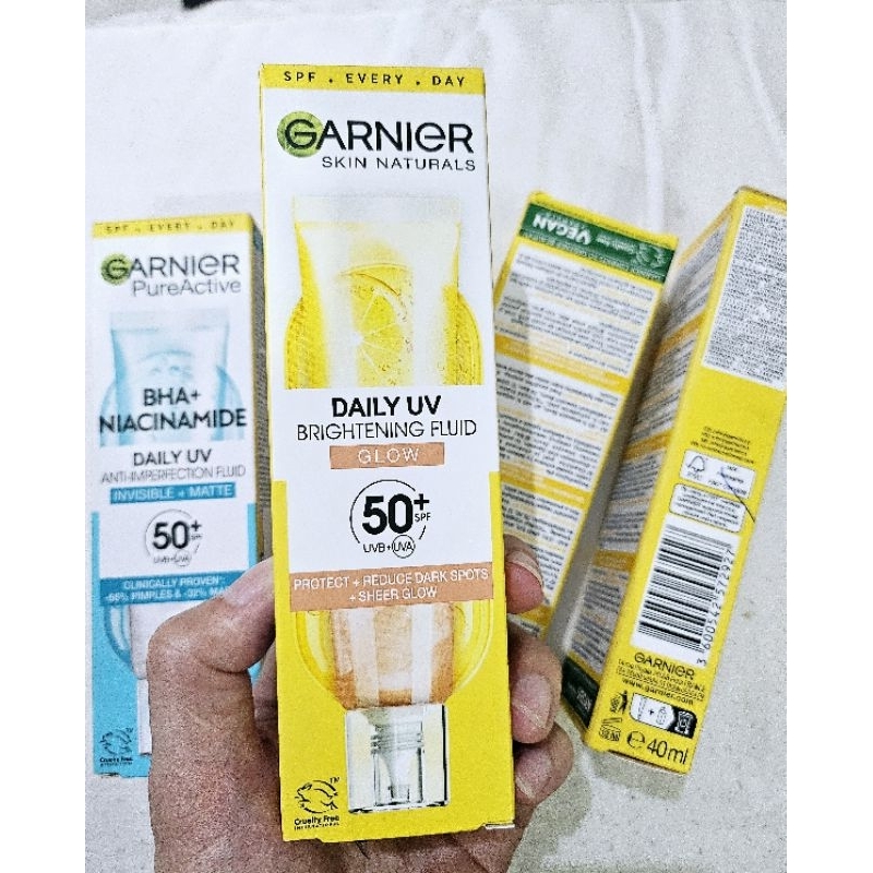 Kem chống nắng GARNIER pureActive Vitamin C