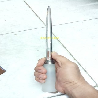 Cây xăm nông sản,gạo,tiêu bằng inox,tay cầm bằng nhựa trắng.