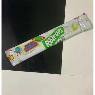 Kẹo cuộn Fruit Roll-Ups của Mỹ