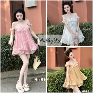 Set tơ dập ly cổ yếm đính hoa hở lưng mix cùng chân váy