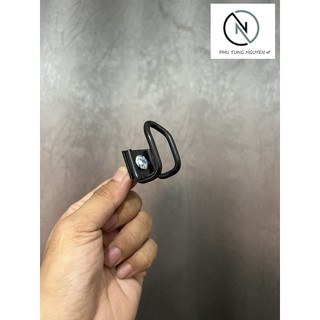Móc treo đồ Inox sơn tĩnh điện kiểu chữ U gắn nhiều loại xe máy .