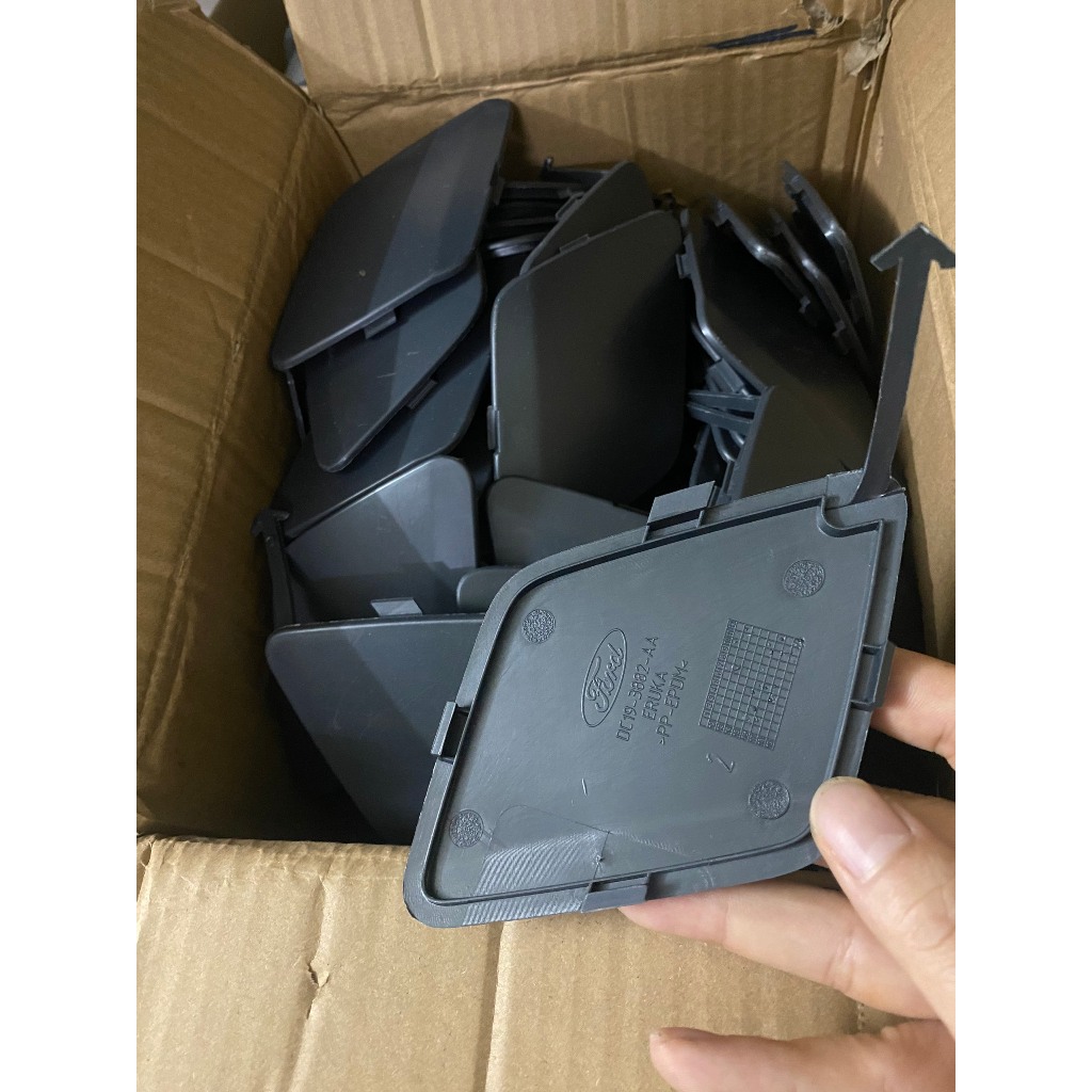 NẮP CHỤP ĐẬY BỊT LỖ MÓC KÉO CỨU HỘ FORD TRANSIT - NẮP ĐẬY LỖ MÓC KÉO FORD TRANSIT - NẮP BỊT LỖ MÓC K