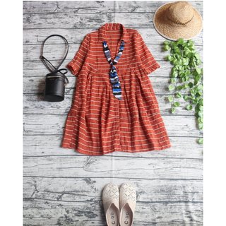 Váy kẻ ngang thắt nơ