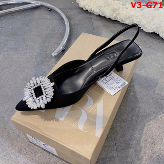 Giày cao gót mũi nhọn gắn hiệu đá tròn lấp lánh hậu chun ôm chân gót nhọn 5p dễ đi . Giayxinhxinh.store